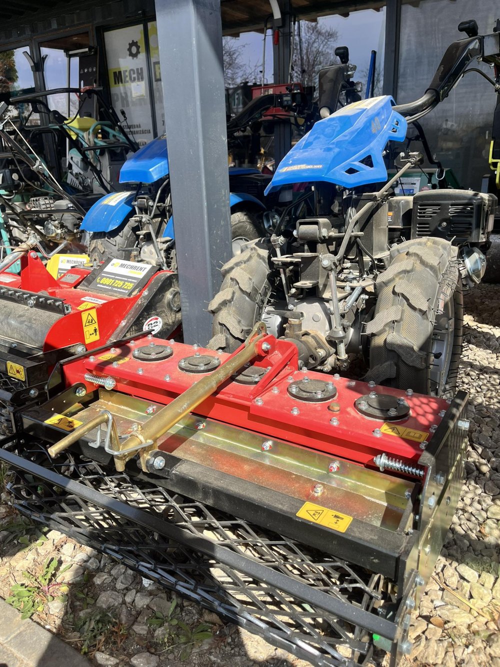 2 - kolesový traktor s rotačnými bránami